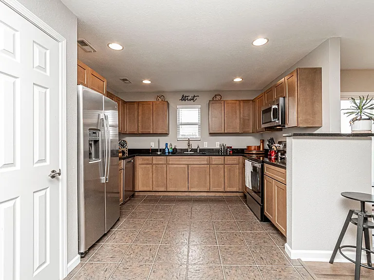 601 Seitz Ct — Photo 12