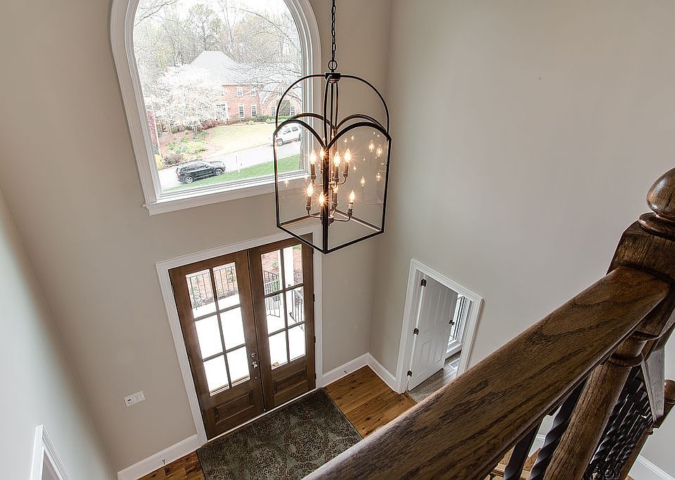 Dbl Door 2 Sty Foyer