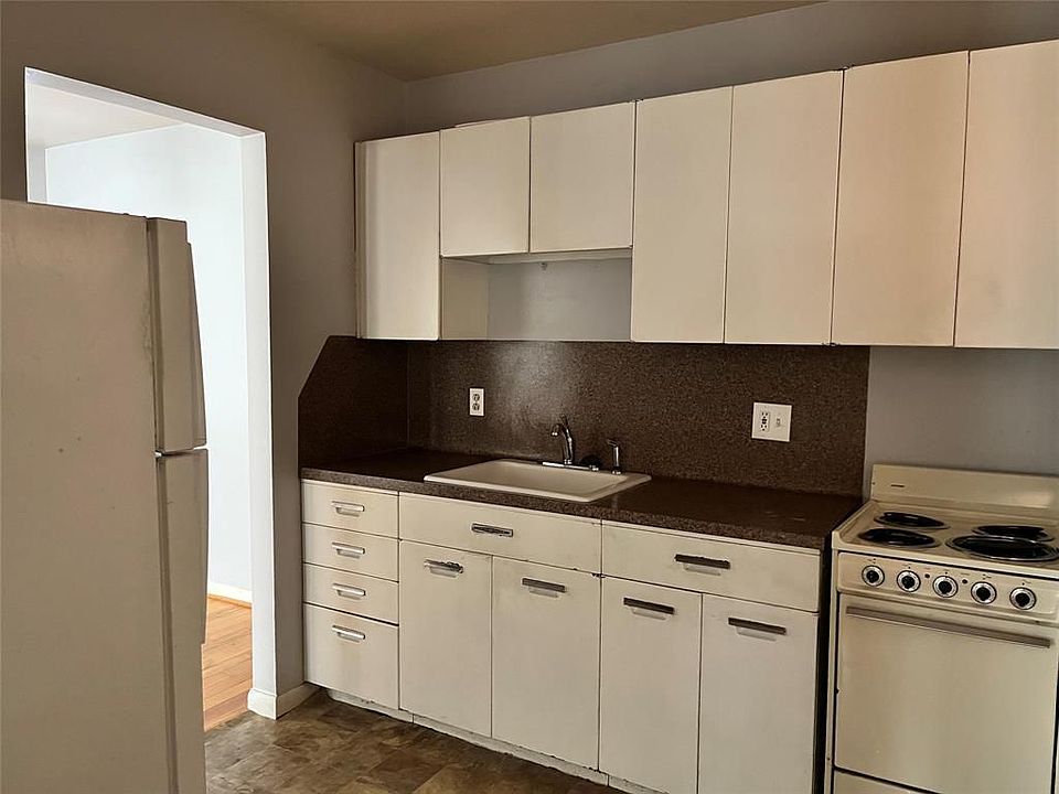 1st image of 1910 Vermont St APT 3