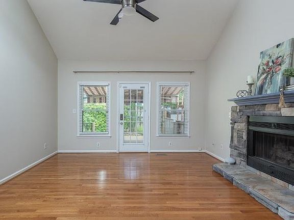 2nd image of 1421 Mapleside Ct