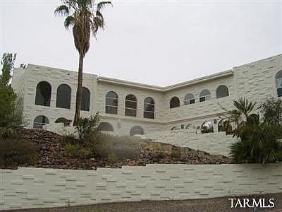 2nd image of 5915 N Camino Esplendora