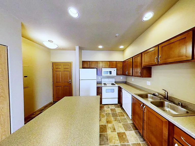 Mckenze Square Apartments — Photo 24