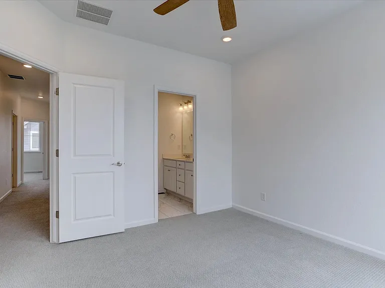 1828 S Poplar Ct — Photo 12