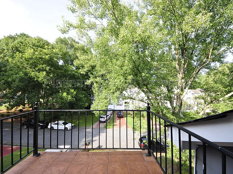 2198 Goodwood Blvd SE — Photo 23