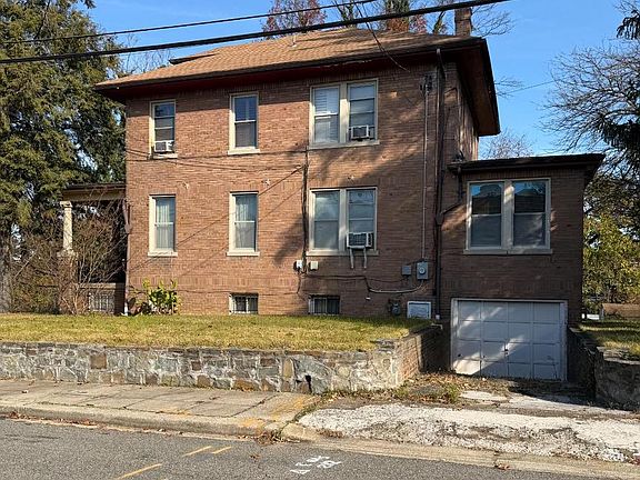 5th image of 121 Raleigh St SE