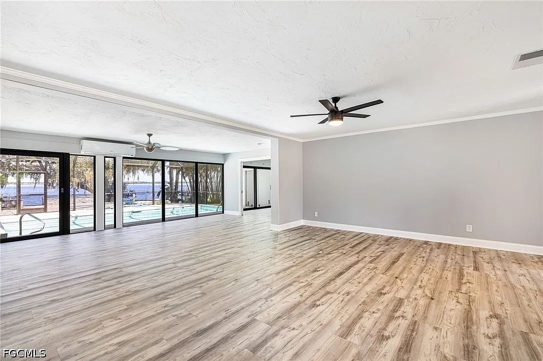 3 bed, 2.0 bath, 1468 sqft, $3,500 — Photo 2
