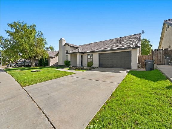 2nd image of 37620 Robin Ln