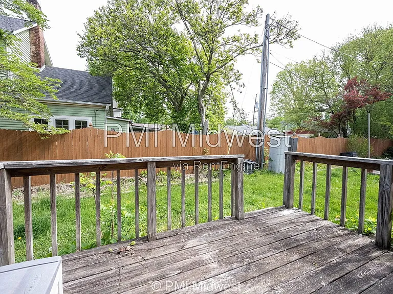 120 E King St — Photo 22