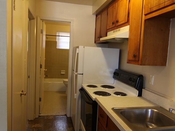 4th image of 206 Walnut St #5