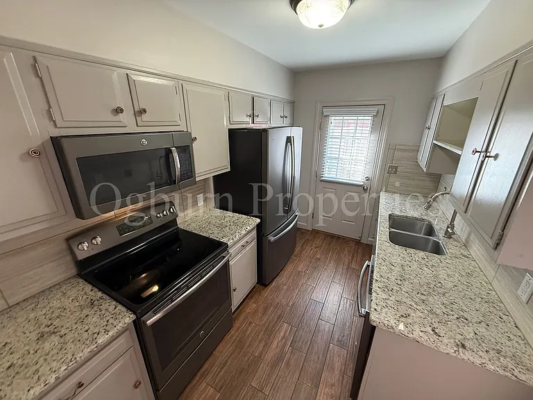 318 Hanover Arms Ct — Photo 4