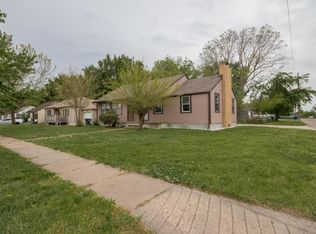 857 N Edgemoor Dr, Wichita, KS 67208