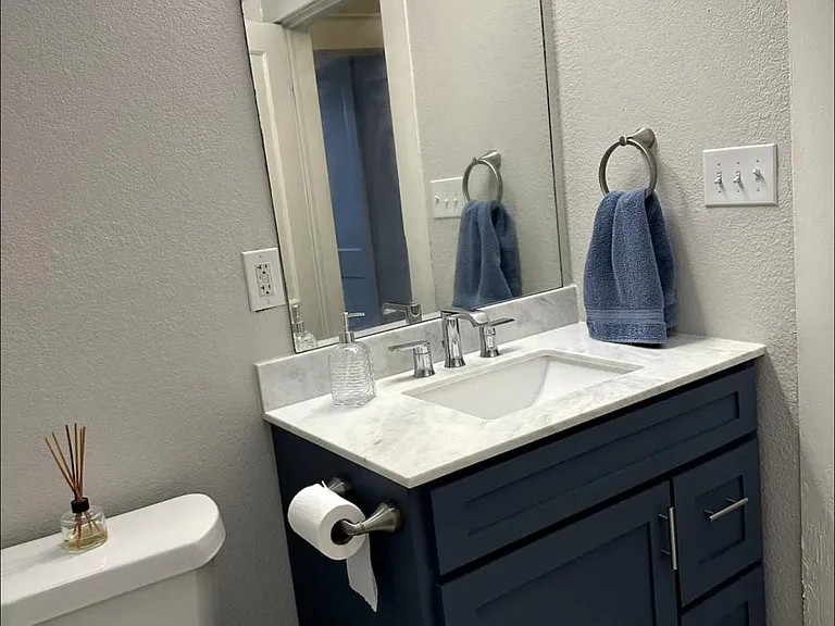 725 W Poplar St #1 — Photo 9