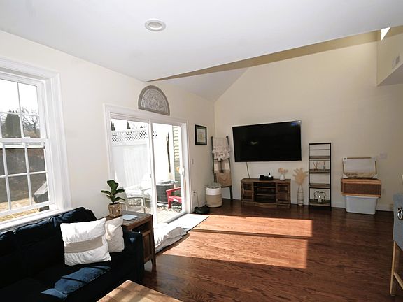 5th image of 70 Endicott St Unit 1110