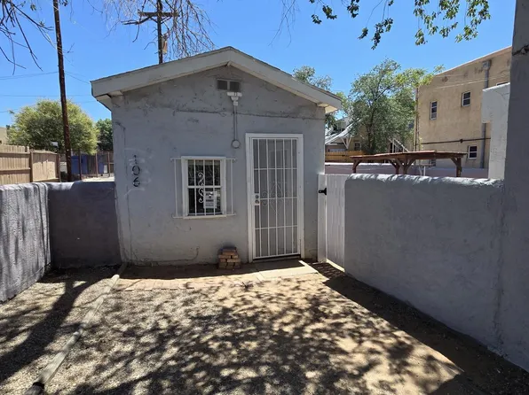 110 Mesa St SE, Albuquerque, NM 87106