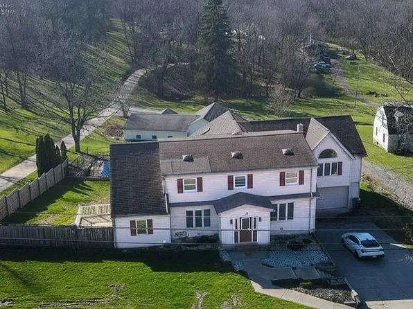 1378 Robbins Station Rd, North Huntingdon, PA 15642