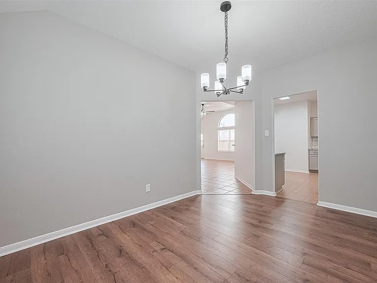 12230 Hawthorne Hill Cir — Photo 25