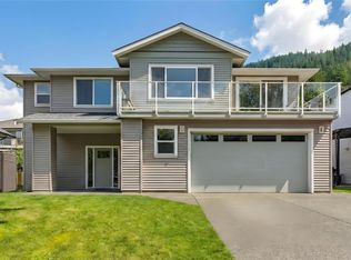127 Ray Knight Dr, Ladysmith, BC V9G 0B8