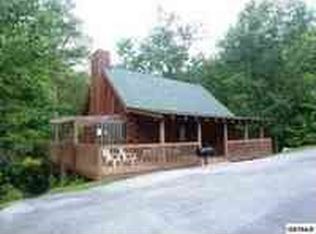 1755 Mountain Dr, Sevierville, TN 37876