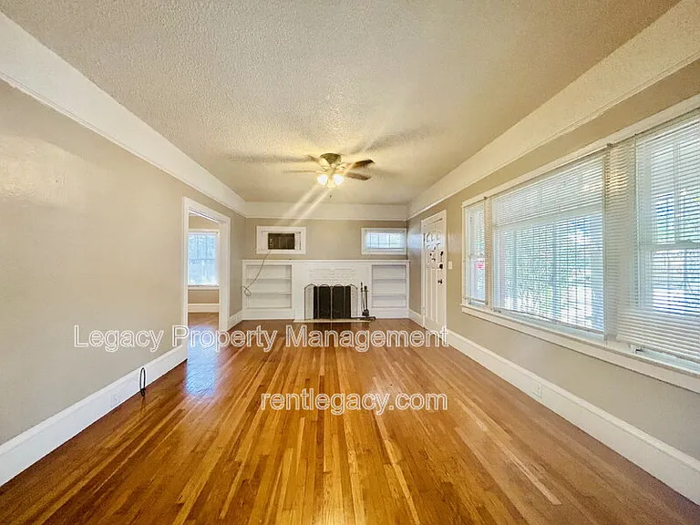 2300 E St — Photo 7