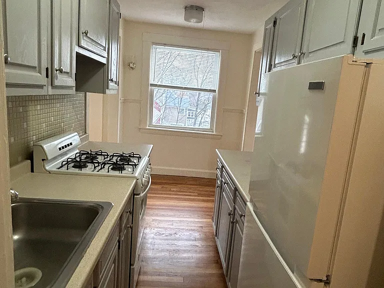 66 Lake Ave — Photo 4