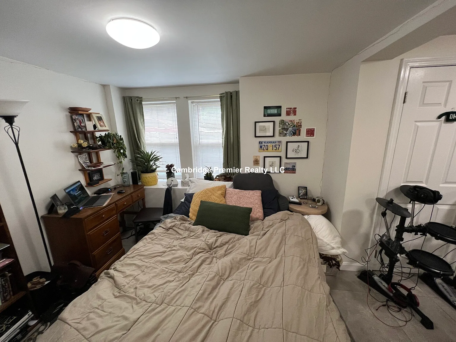 3 bed, 900 sqft, $4,475 — Photo 4
