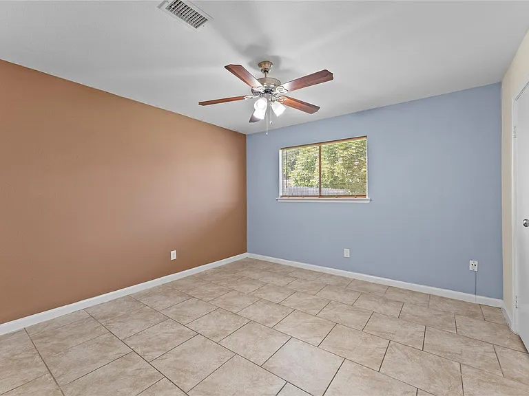 5035 Reno Dr — Photo 12