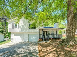 1731 Rose Garden Ln, Loganville, GA 30052