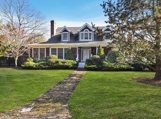 68 S Country Rd, Bellport, NY 11713