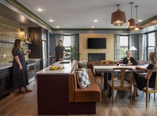 11816 Wayzata Blvd #527, Hopkins, MN 55305