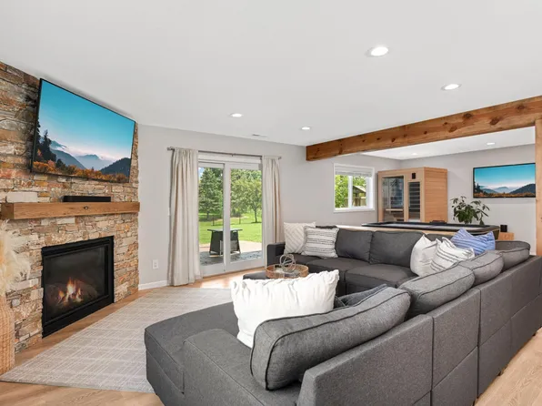 9609 Glacier Rd, Saint Bonifacius, MN 55375