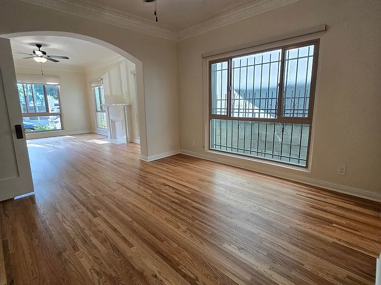 Boutique Apartment building in the mid-Wilshire — Photo 7