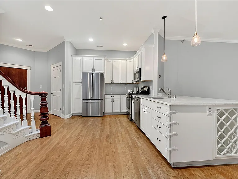 706 Massachusetts Ave #203 — Photo 7