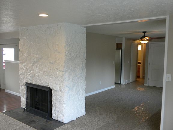 3rd image of 3228 E 33rd Ave