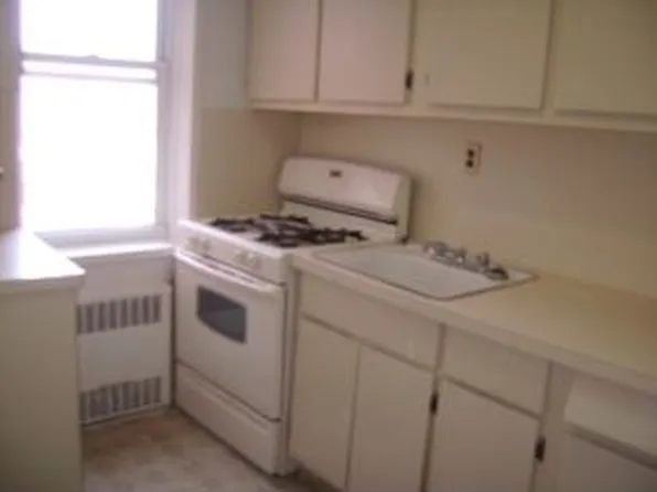 2427 East 29th Street image 1 of 5