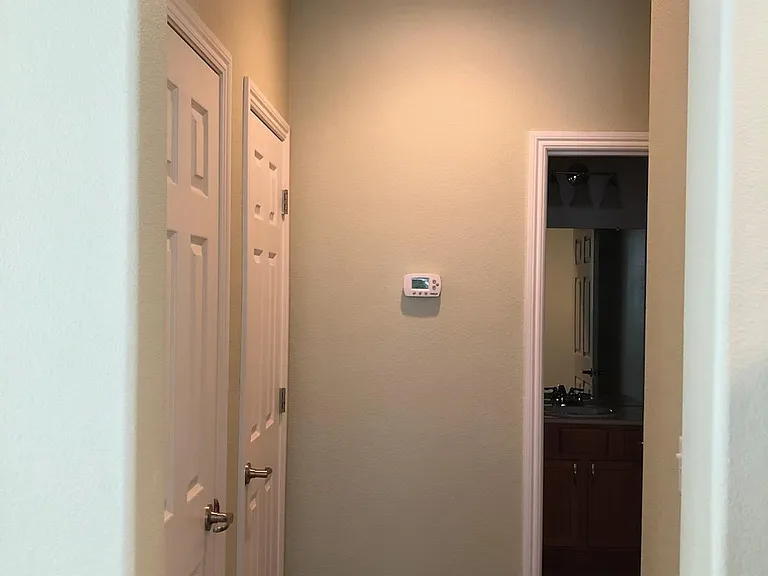 1424 Carriage House St — Photo 5