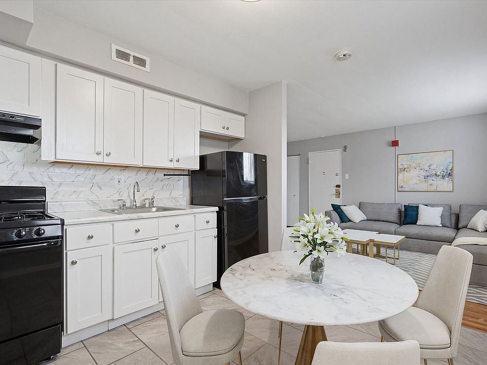 1st image of 7110 Oxford Ave #60607475