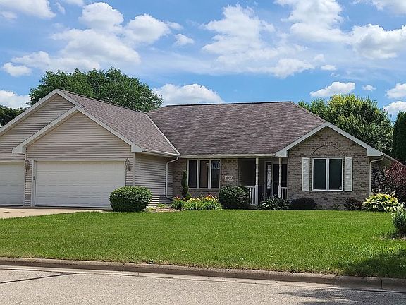 3rd image of 2033 Whistling Swan Cir