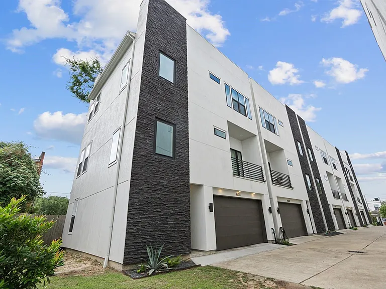1621 Wheeler St #E — Photo 2