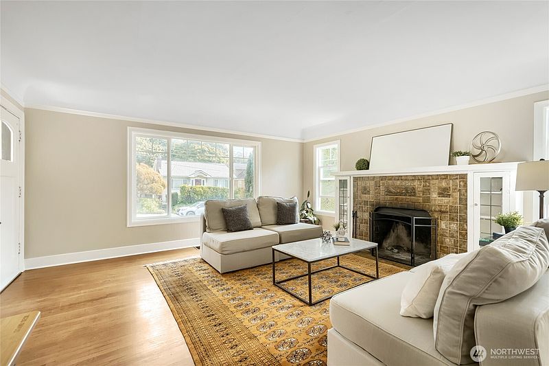 5th image of 5755 25th Avenue NE