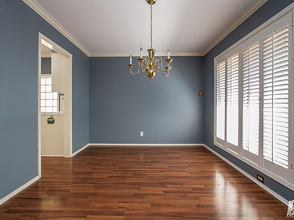 3rd image of 2414 Lindenwood Dr