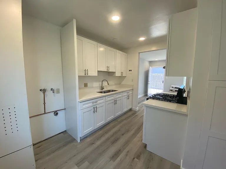 1057 E Hyde Park Blvd #A — Photo 6