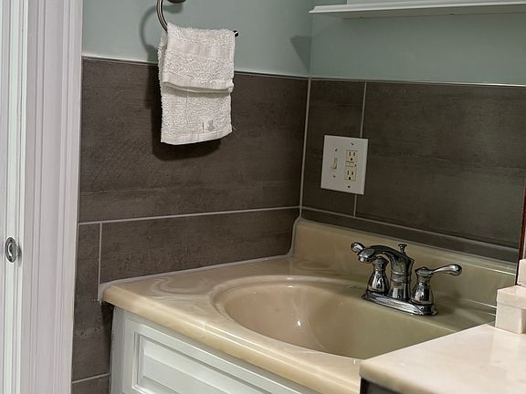 4th image of 14 Cleveland Ave #2