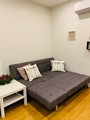 Rented by Voro New York | media 7