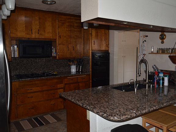 4th image of 400 Beverly Dr