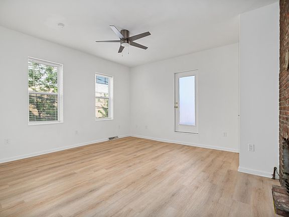 4th image of 3401 Butler St #R1