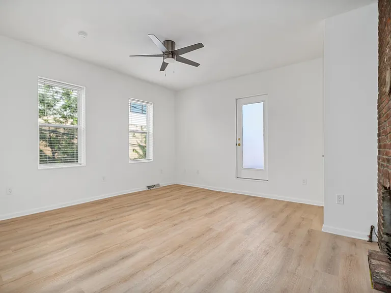 3401 Butler St #R1 — Photo 2