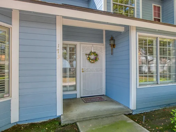 173 W Pilgrim Ln, Clovis, CA 93612