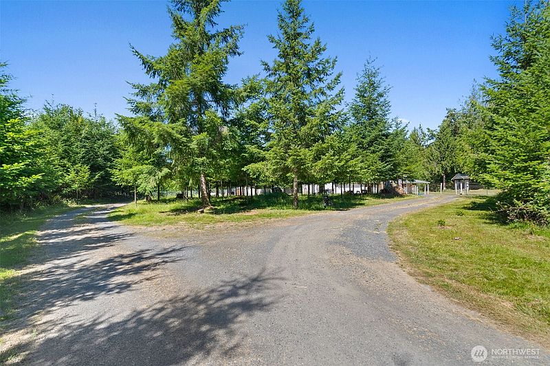 3rd image of 150 126 Allen Road