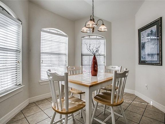 3rd image of 1717 Bluebird Dr
