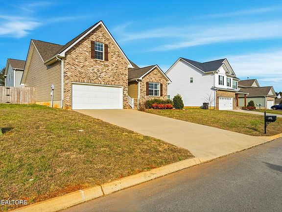 3rd image of 435 Kline Dr